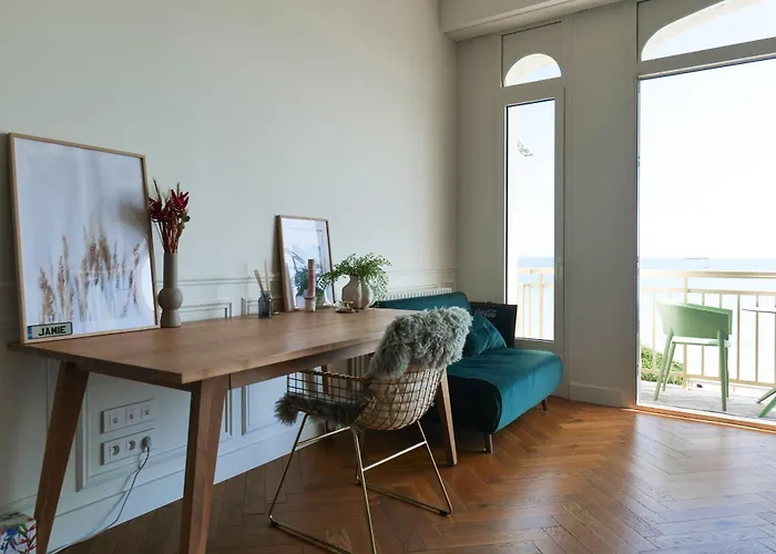 Spacieux Avec Vue Magnifique Sur La Baie Des Sables D'olonne - 8 Personnes * 莱萨布勒-多洛讷